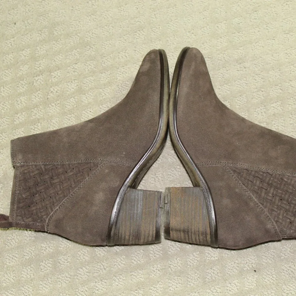 Joie Women's Size 8 Brown Suede Ankle w Weave Detail on Ankle Boots